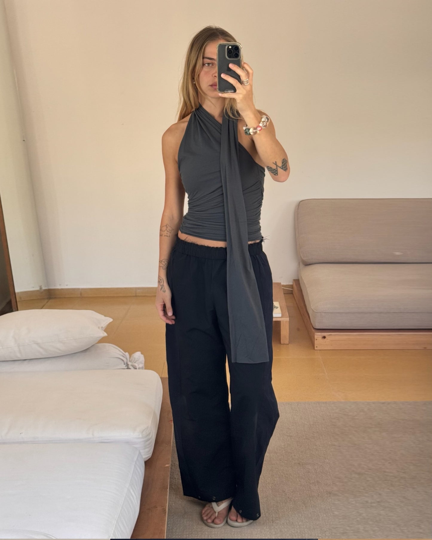 STATUE TOP \ Charcoal