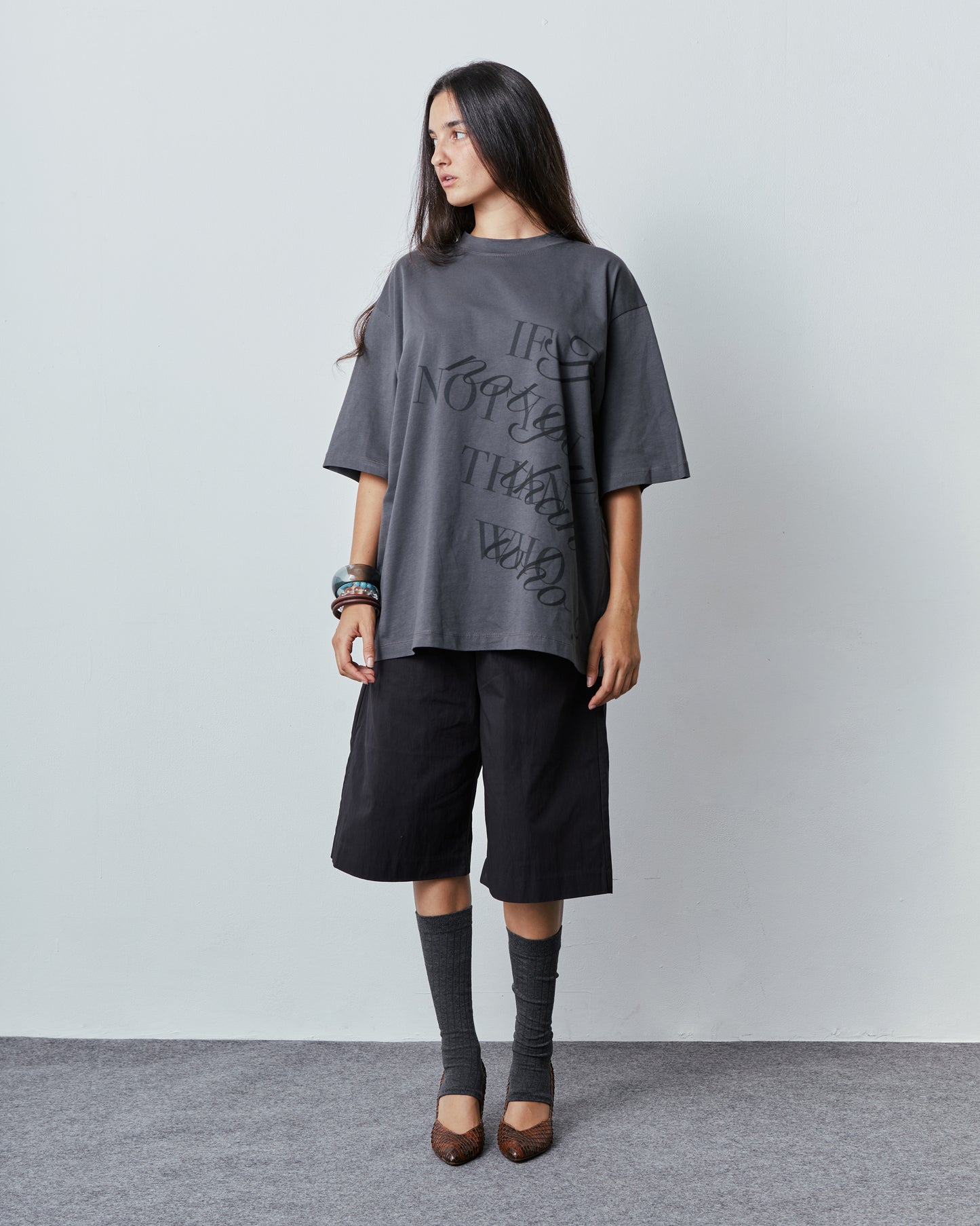 T SHIRT \ Charcoal grey
