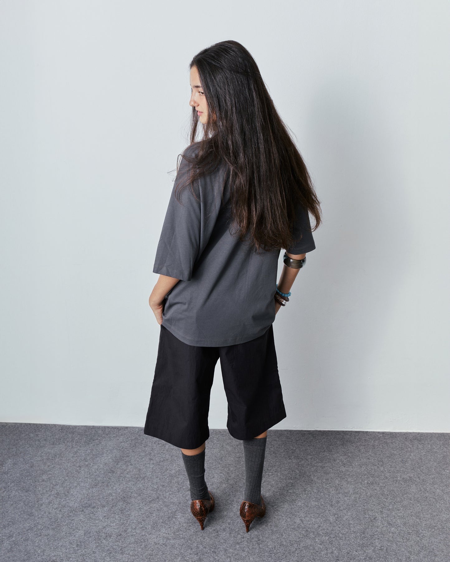 T SHIRT \ Charcoal grey