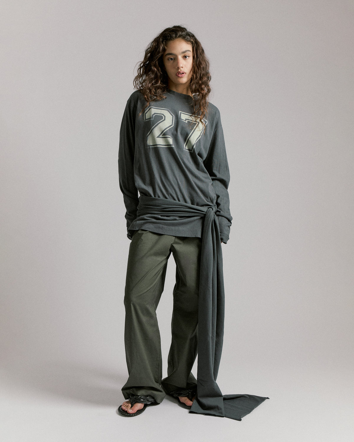 MULTI USE SCARF \ charcoal