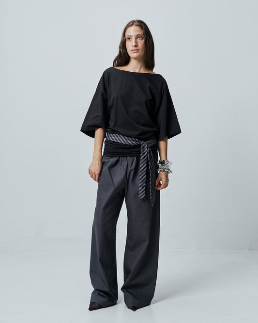 A - SYMMETRIC T \ Black