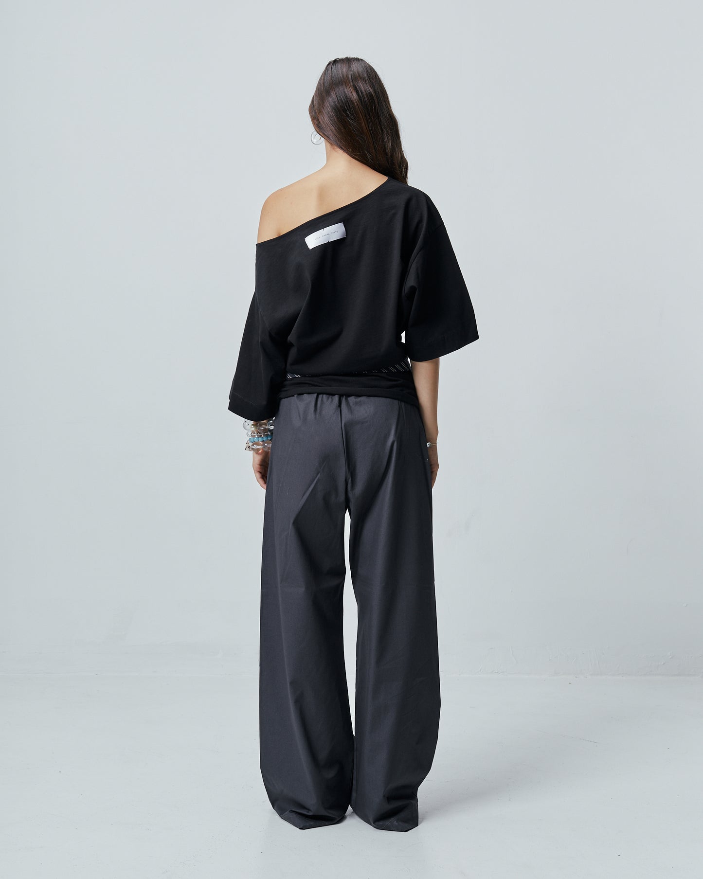 A - SYMMETRIC T \ Black