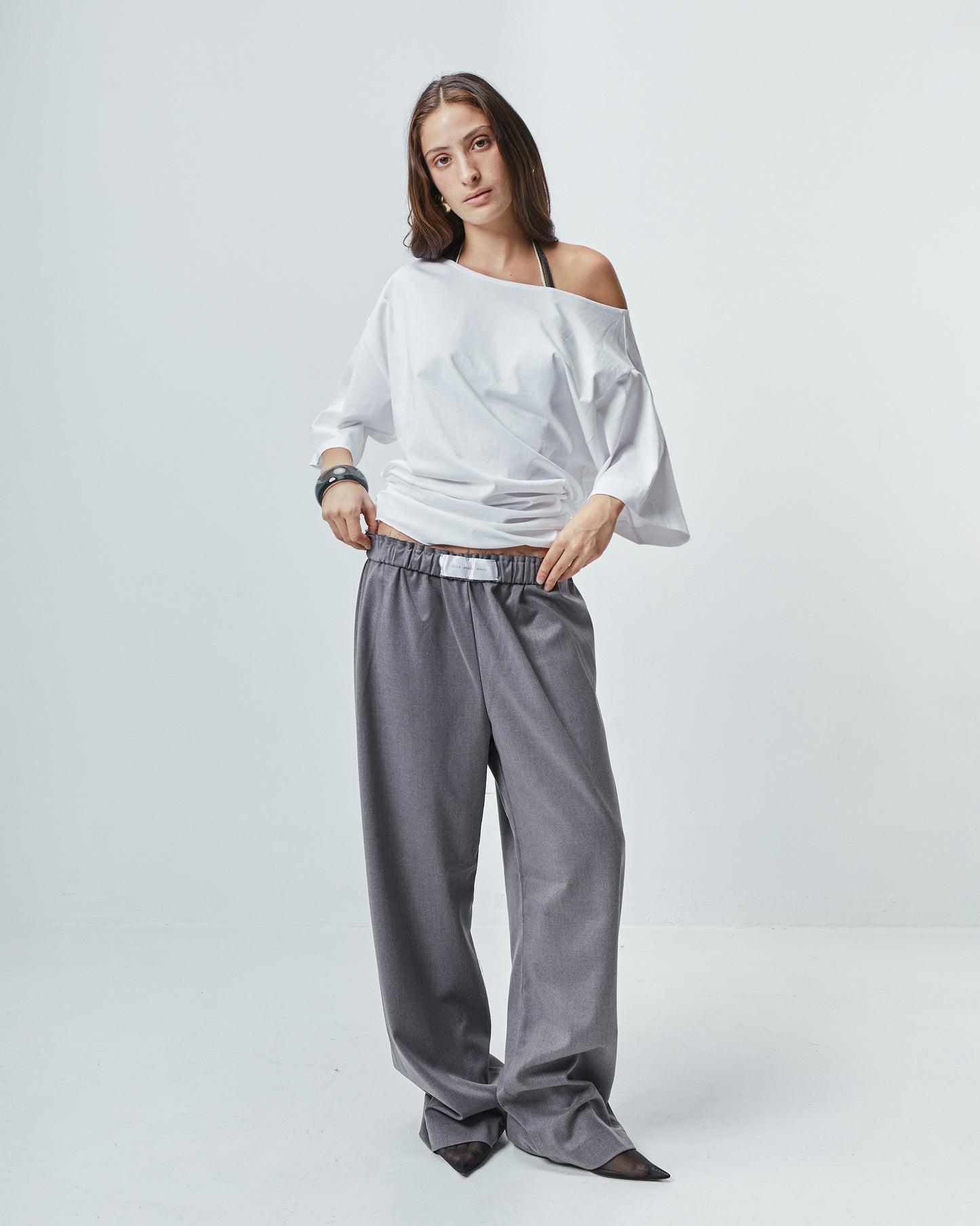 A - SYMMETRIC T \ White