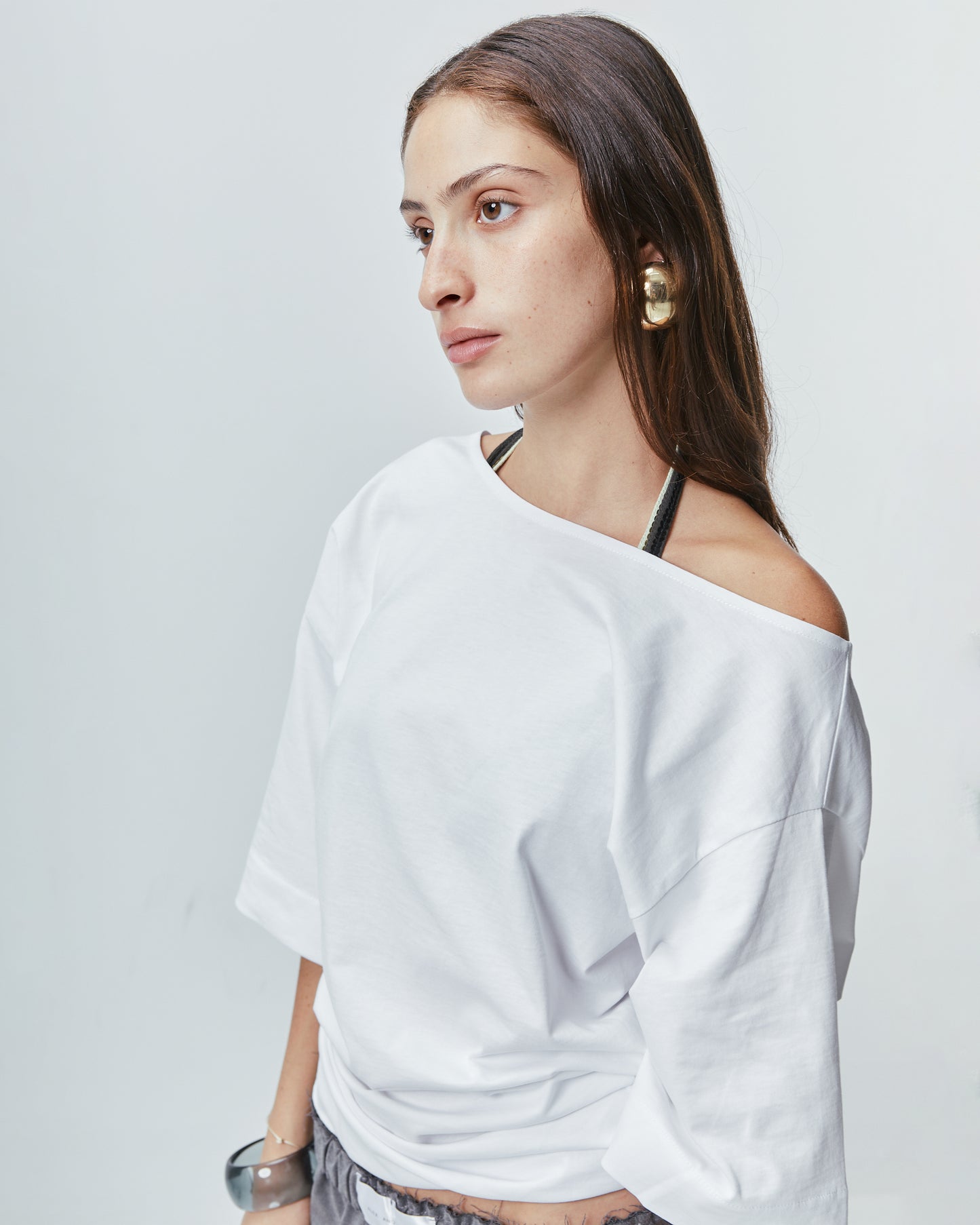 A - SYMMETRIC T \ White