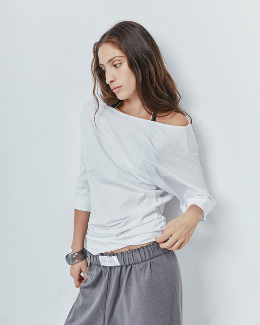 A - SYMMETRIC T \ White