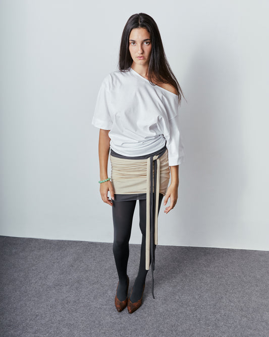 A - SYMMETRIC T \ White
